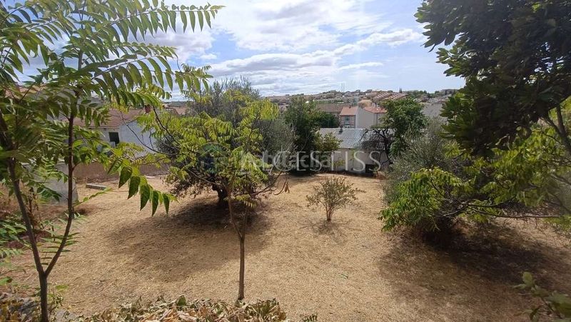 Foto a3e8fbb7-05dc-47cd-b3e3-805105301526. Nau industrial a Méntrida