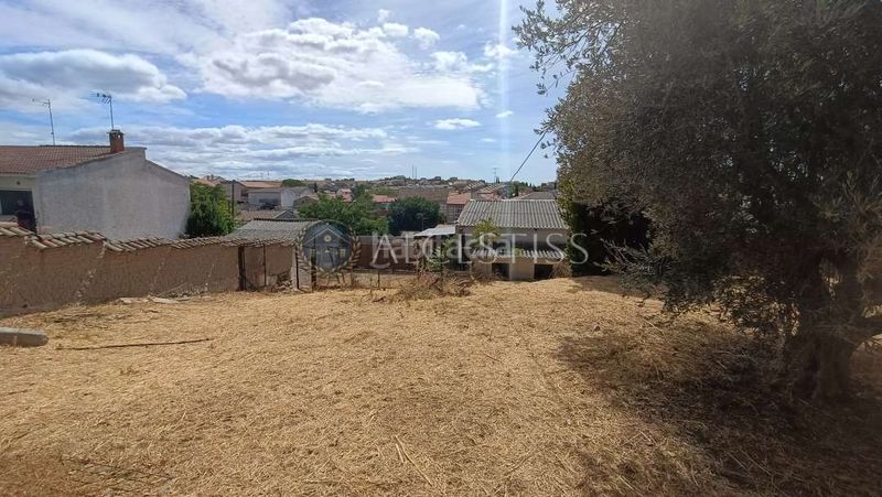 Foto b0d51b5d-9813-4c26-893a-4a0f60a661d8. Nau industrial a Méntrida