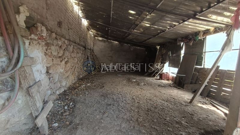 Foto b9849cdb-4dea-47b6-8bdb-3113f3f25fcc. Nau industrial a Méntrida