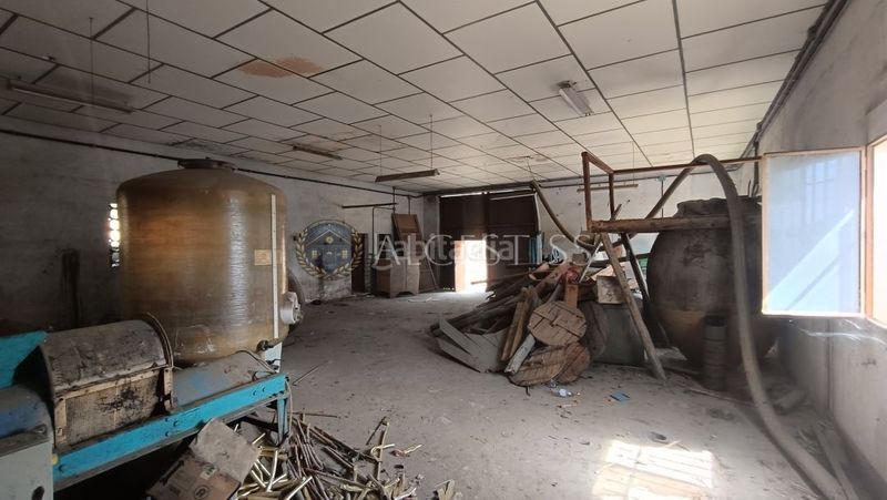 Foto d01c1914-c862-4ecb-95c7-d394ca97b2ab. Nau industrial a Méntrida