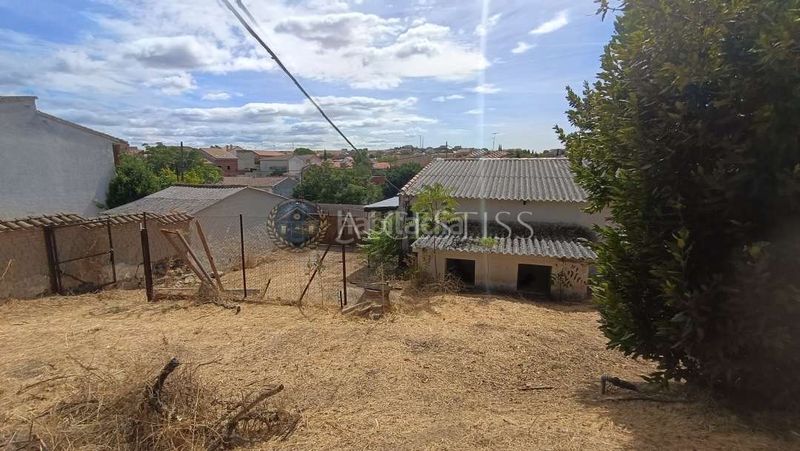 Foto fbc87319-11f7-4886-9e0f-05d780a0364c. Nau industrial a Méntrida