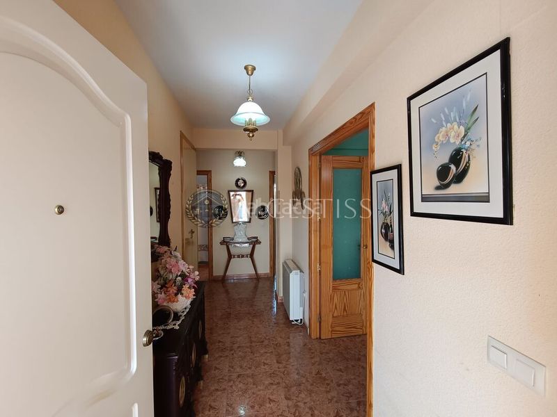 Foto 19e371dc-d993-4553-9b00-725f2f566047. Casa adossada amb calefacció aparcament a Méntrida