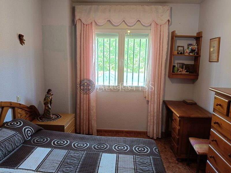 Foto 3dbc630a-5387-4637-b56d-d171a2e7ed5c. Casa adossada amb calefacció aparcament a Méntrida