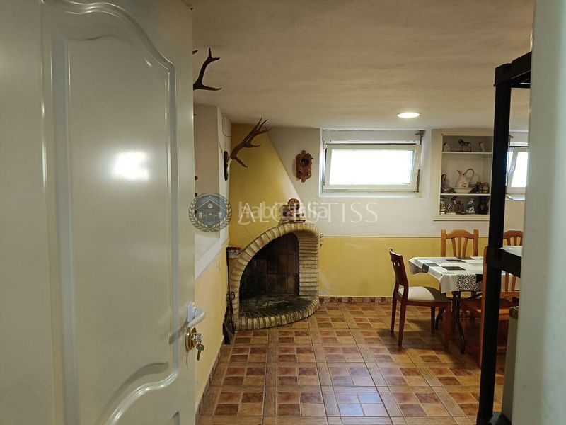 Foto 45b13338-1782-4a78-8987-2f2e4e53d829. Casa adossada amb calefacció aparcament a Méntrida