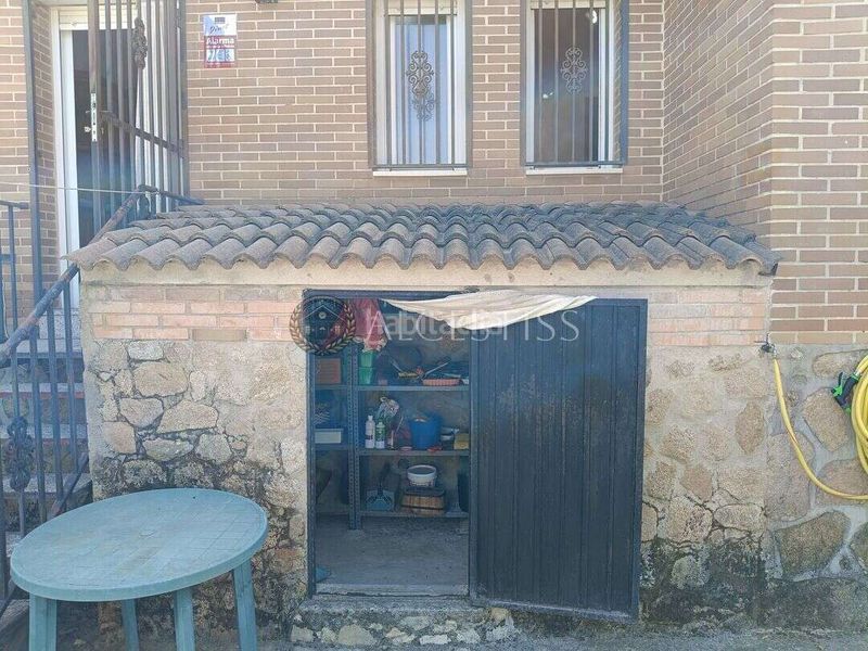 Foto 4a405999-b233-4f29-a893-eee19170268f. Casa adossada amb calefacció aparcament a Méntrida