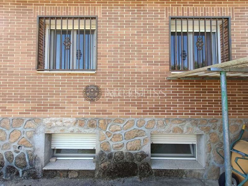 Foto 5515a207-61f0-4e8f-b429-f9bb32735aab. Casa adossada amb calefacció aparcament a Méntrida