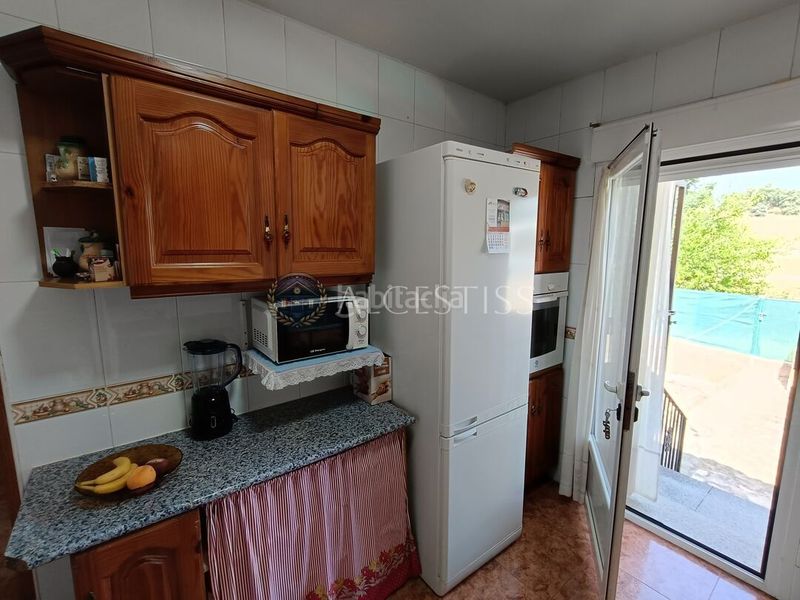 Foto 57096c53-aa7e-4e1e-987d-0b25285cf083. Casa adossada amb calefacció aparcament a Méntrida