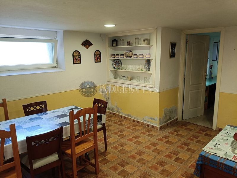 Foto 611c992a-00bd-4751-a70a-e2212d82549f. Casa adossada amb calefacció aparcament a Méntrida