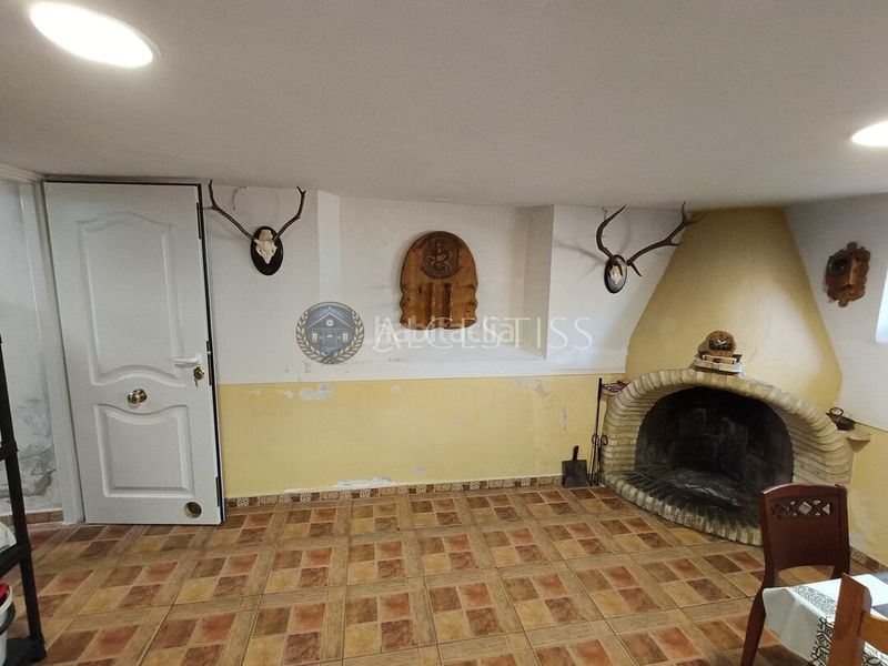 Foto b1c66c27-09c5-45f2-bb47-ee4c15a919a4. Casa adossada amb calefacció aparcament a Méntrida