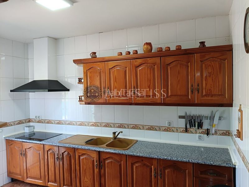 Foto b294440c-a677-4776-bb1b-7e0c8b067073. Casa adossada amb calefacció aparcament a Méntrida