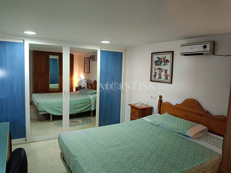 Foto bc639f55-b3e3-450b-b981-4acaa4f520fd. Casa adossada amb calefacció aparcament a Méntrida