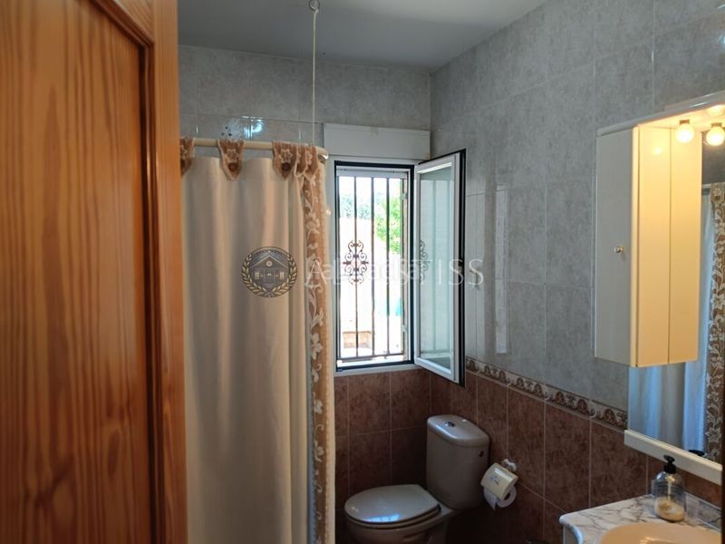 Foto cd9dc2b1-c84e-4391-b849-ae020f4e797f. Casa adossada amb calefacció aparcament a Méntrida