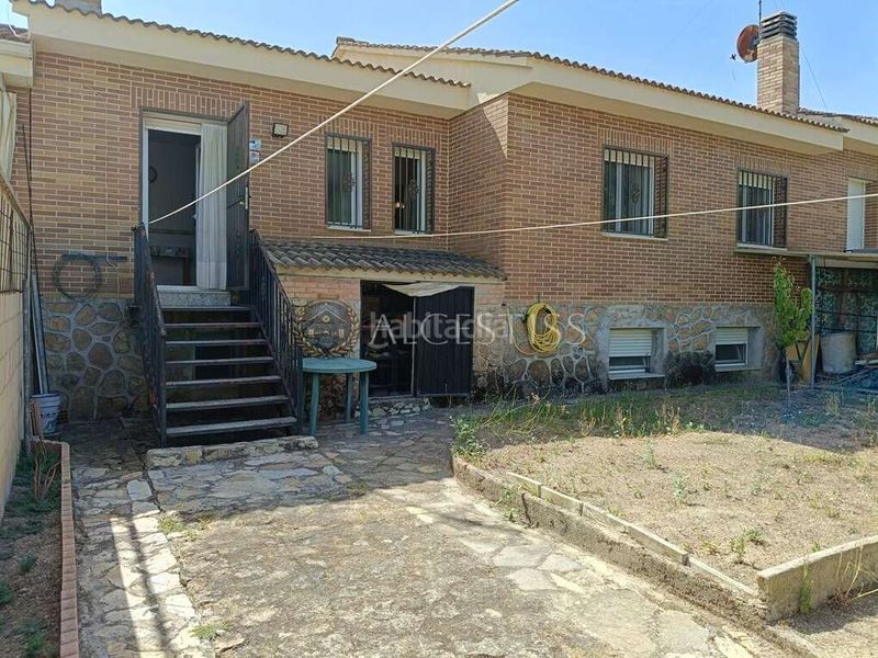 Foto ea984da1-f5ae-4c0a-b763-21126149410d. Casa adossada amb calefacció aparcament a Méntrida