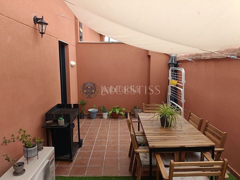 Foto 132e816b-ef99-41b3-95ac-560305e0ac2a. Duplex con riscaldamento parcheggio piscina in Méntrida