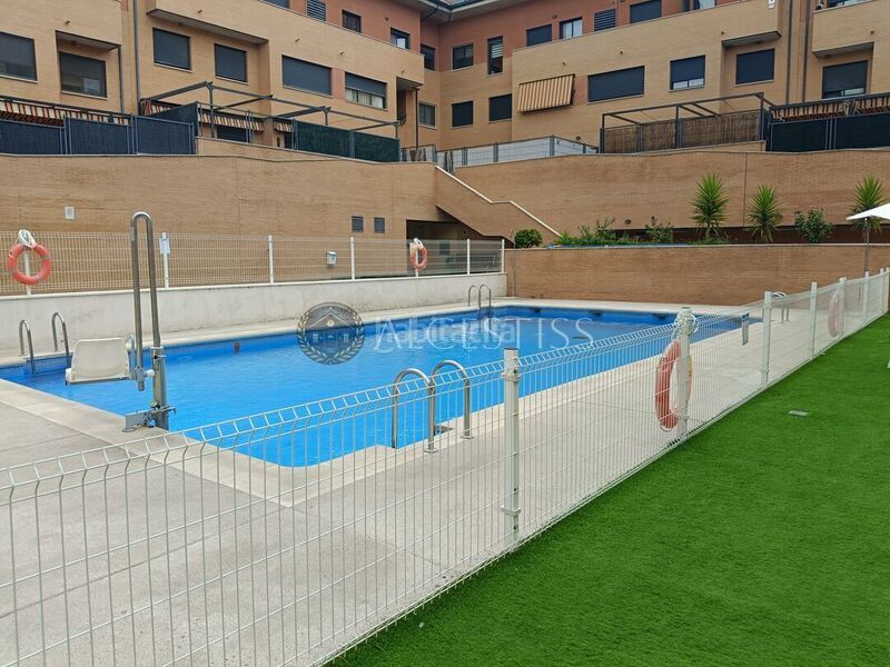 Foto 77624829-b07a-45a7-9b7d-0d5a33e68124. Duplex con riscaldamento parcheggio piscina in Méntrida