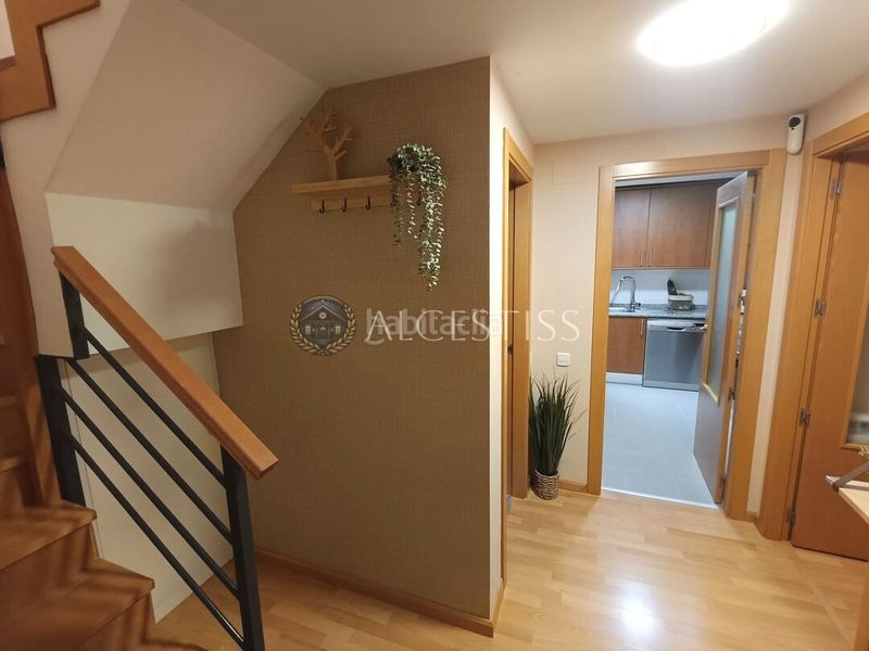 Foto d6a9bc3f-72ac-47b4-bc54-90bef7e20878. Duplex con riscaldamento parcheggio piscina in Méntrida