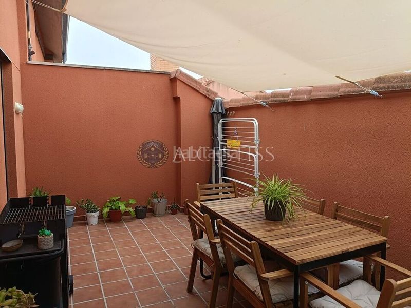 Foto ededff66-8da6-47eb-b444-3eb0c59e1261. Duplex con riscaldamento parcheggio piscina in Méntrida
