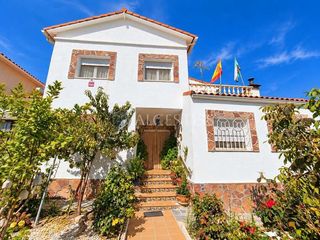 Haus in Méntrida. Chalet pareado con parcela de 381 m, 4 dormitorios, terraza, gar