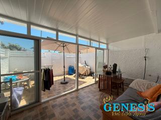 Casa aparellada en Calle marcial lalanda 776. oportunidad nica! encantadora planta baja en esquina con terra