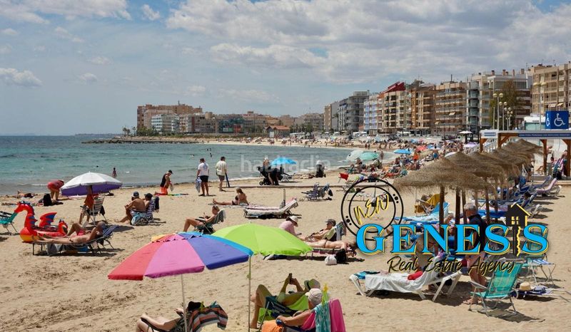 Foto 0f0e97bb-afbf-406d-88fc-1e3be2cc4835. Casa amb xemeneia aparcament a Zona los Frutales Torrevieja