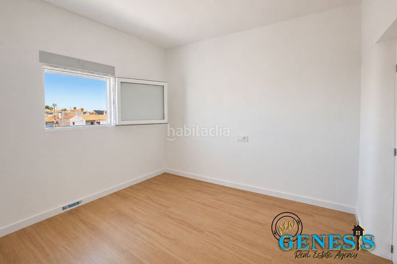 Foto 3c490a9e-7c9c-4bcb-b541-fb9ab1417c73. Casa amb xemeneia aparcament a Zona los Frutales Torrevieja