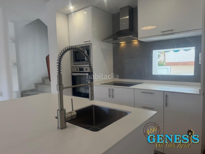 Foto 9154b539-9de3-4da4-b06b-dfa2032ed69e. Casa amb xemeneia aparcament a Zona los Frutales Torrevieja