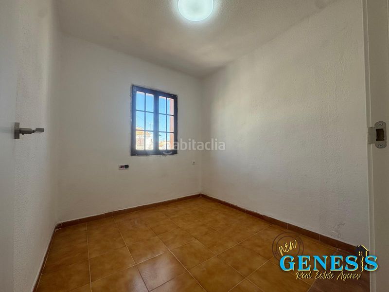 Foto a4fc04e0-1403-4ef5-b0a9-6a2e2a6bb067. Casa amb xemeneia aparcament a Zona los Frutales Torrevieja