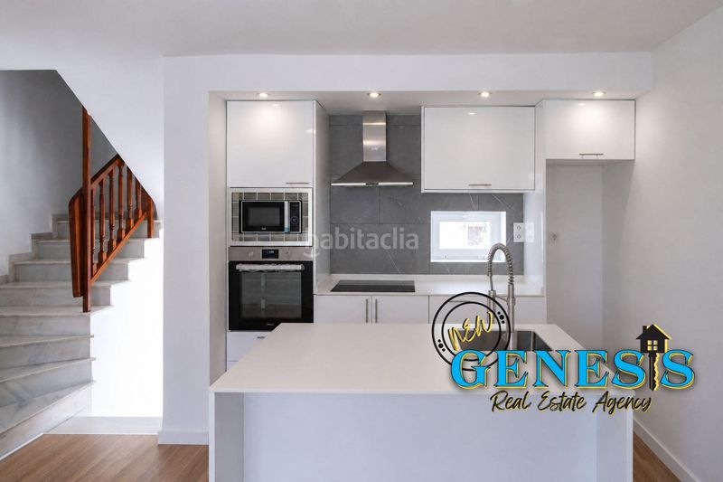 Foto b36b64c1-0ce1-4cef-89f6-a8a28b49f9ee. Casa amb xemeneia aparcament a Zona los Frutales Torrevieja