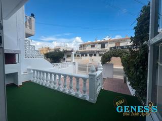 Casa  Calle doctor waksman. Exclusiva vivienda reformada, a 200m de las calas de torrevieja