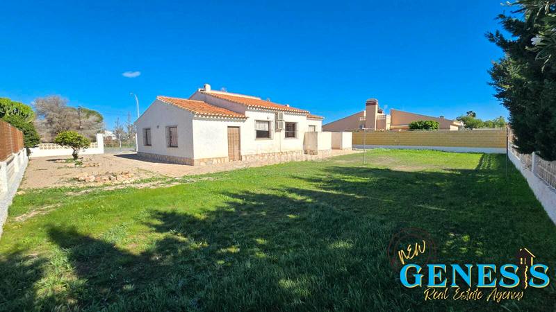 Foto 290334f9-541c-4c59-83d0-720c4bd674d3. Chalet in calle salvador dalí 48 in Zona Carrefour - Urbanizaciones Torrevieja