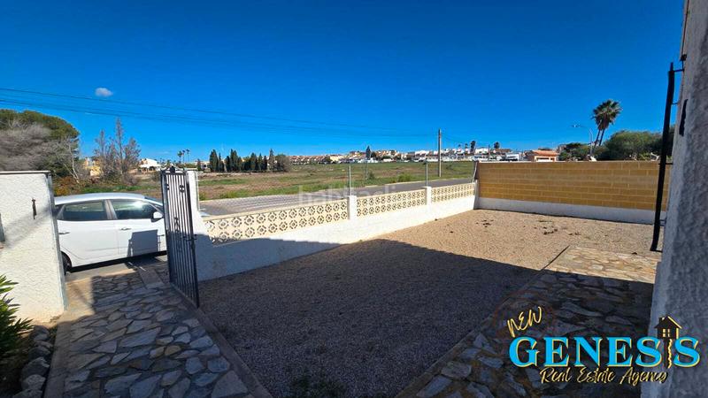 Foto 4df3bec9-6789-4f28-97c4-864f126f28ef. Chalet in calle salvador dalí 48 in Zona Carrefour - Urbanizaciones Torrevieja