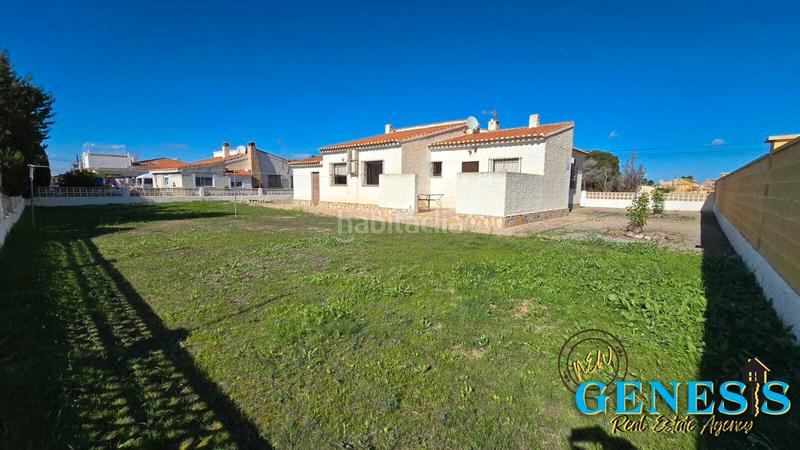 Foto f2a10a82-99e1-4b45-985a-dd8f8b30d812. Chalet in calle salvador dalí 48 in Zona Carrefour - Urbanizaciones Torrevieja