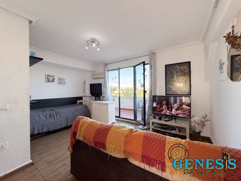 Foto ff99e5d4-2e62-4309-b9cf-a316bb8b1e47. Pis a polígono Punta Prima Torrevieja 50 a Punta Prima Torrevieja