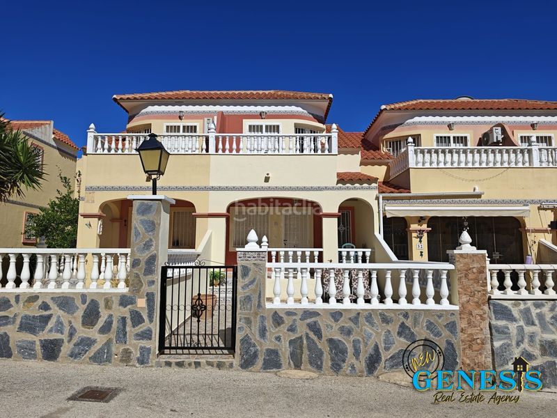 Foto 99b9bb47-1d87-46a7-8818-c429d4cb2639. Casa aparellada amb piscina a Villamartín-Las Filipinas Orihuela