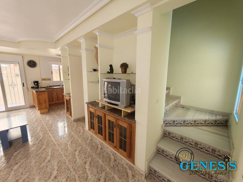 Foto a0cc8282-1a4b-4f2d-8e92-bcf7165386e4. Casa aparellada amb piscina a Villamartín-Las Filipinas Orihuela