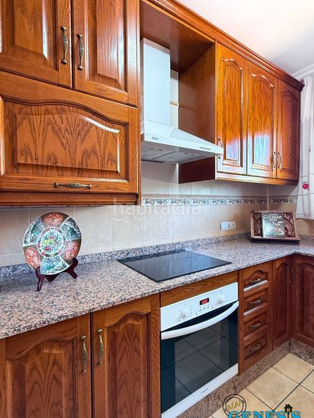 Foto 7492249d-0cad-4450-81fb-714dc21ffe59. Casa aparellada amb xemeneia calefacció aparcament piscina a Torrevieja