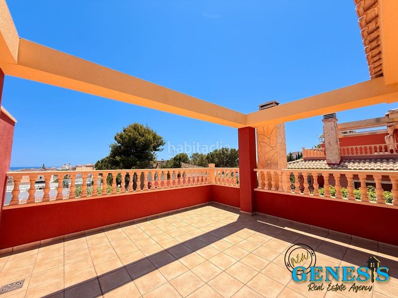 Foto 814288a4-fbeb-481e-8e92-d37a56ff2fd8. Casa aparellada amb xemeneia calefacció aparcament piscina a Torrevieja