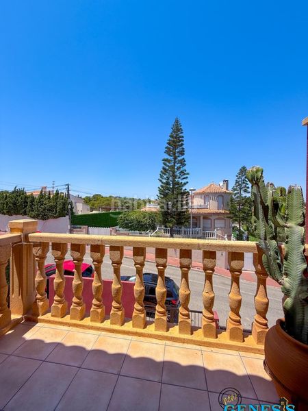 Foto b5185ea5-bad9-4741-be17-6c2784bdacbe. Casa aparellada amb xemeneia calefacció aparcament piscina a Torrevieja