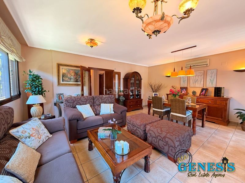 Foto c7ab78f2-e664-4a6e-b4a0-8fb1dcf4d558. Casa aparellada amb xemeneia calefacció aparcament piscina a Torrevieja
