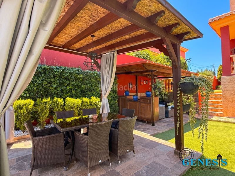 Foto ce1ba4c8-e192-428d-8f1b-a428034f58c1. Casa aparellada amb xemeneia calefacció aparcament piscina a Torrevieja