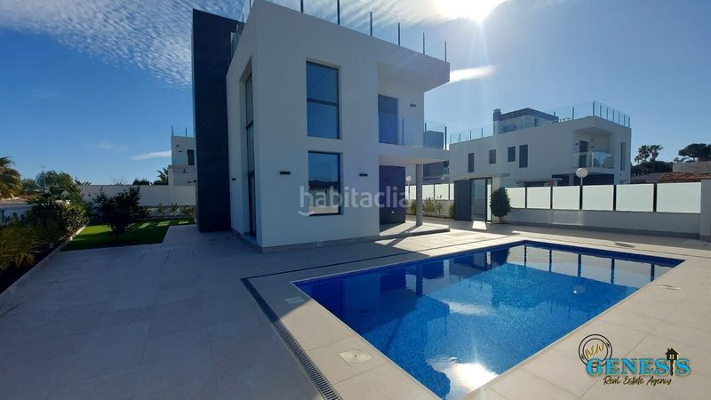 Foto bc130315-f18a-4ead-90be-166aa9aa7a38. Xalet amb aparcament piscina a Los Balcones-Los Altos Torrevieja