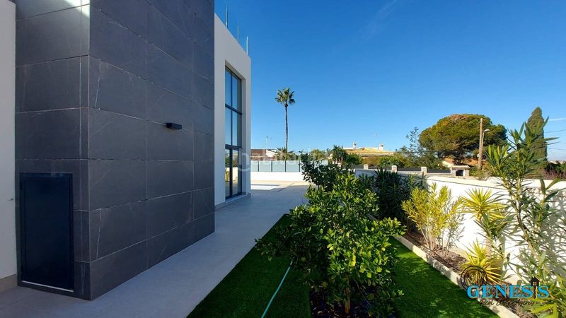 Foto d2ee3c8f-e8e3-4195-acfb-5151801b68a3. Xalet amb aparcament piscina a Los Balcones-Los Altos Torrevieja