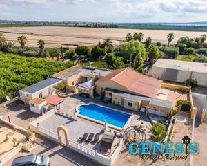 Maison  La marquesa. Villa en los montesinos, vivienda y negocio están esperándote!
