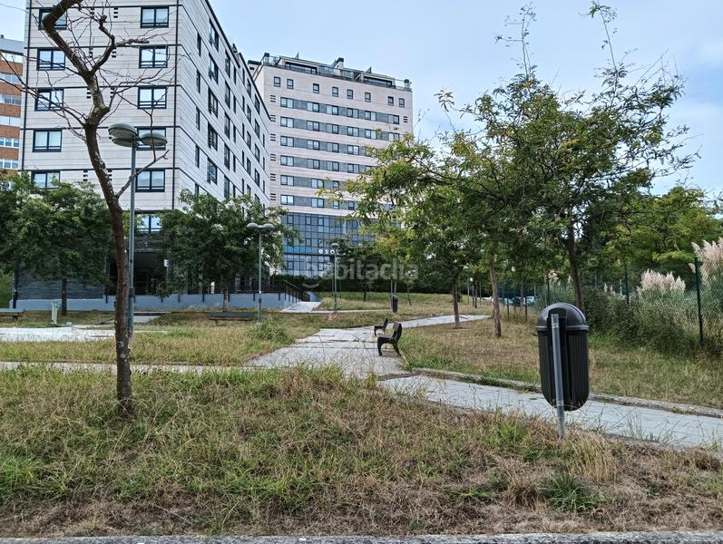 Foto 428931ce-a9b9-45a3-9ce3-35f0b0a46360. Location local commercial dans Coia Vigo