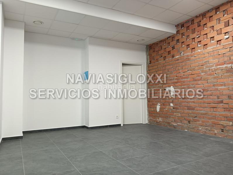 Foto c4bacf2b-eefd-4d7b-b345-406f03985657. Location local commercial dans Coia Vigo