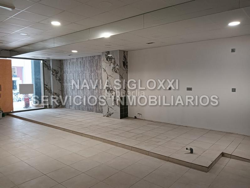 Foto 279ae3b1-0280-4930-a73d-b1ad4454d482. Alquiler local comercial en rúa das teixugueiras 16 local acondicionado con salida de humos en Vigo