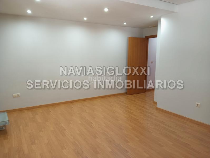 Foto 0b7dbf74-8ad9-407d-b125-735ea7f7ed8a. Oficina a rúa das teixugueiras 16 a Navia Vigo