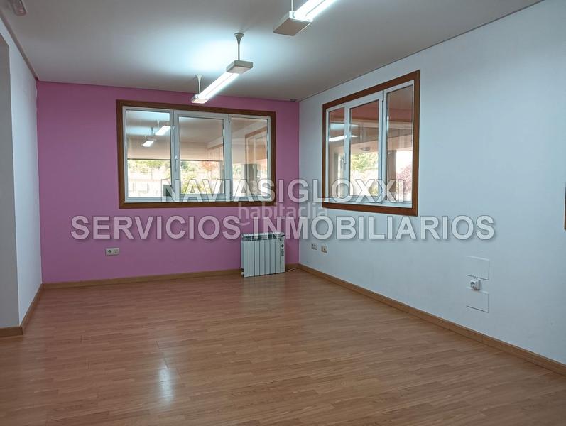 Foto 21512e4b-ccf9-4272-a66d-ed79263ca914. Oficina a rúa das teixugueiras 16 a Navia Vigo