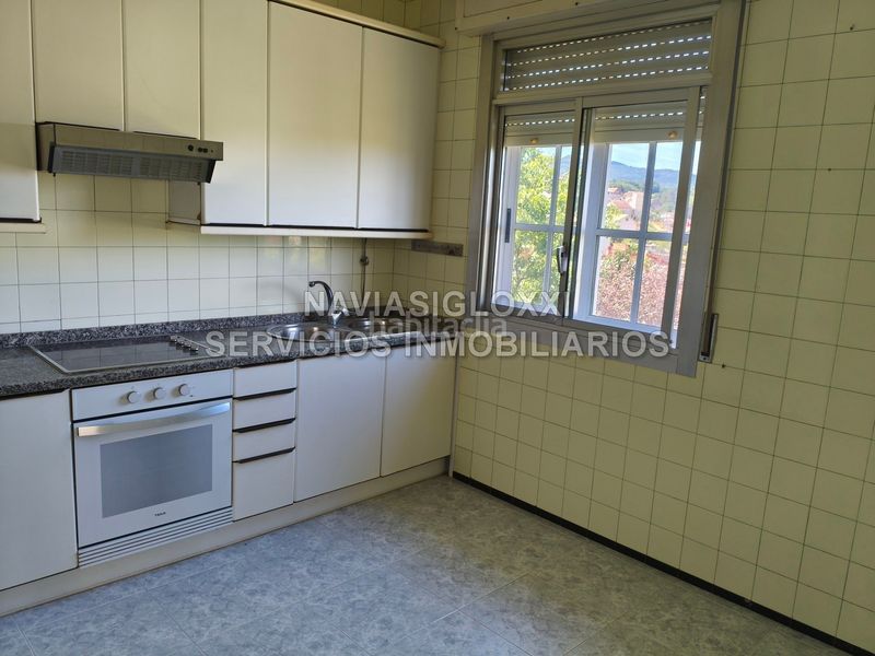 Foto 6e36cf18-a285-4df7-9aae-a79fb05f62b8. Casa amb calefacció aparcament a Comesaña - Matamá Vigo