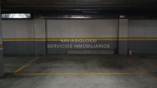 Aparcament cotxe a Rúa das teixugueiras 18. Plaza de gran tamaño en teixugueiras